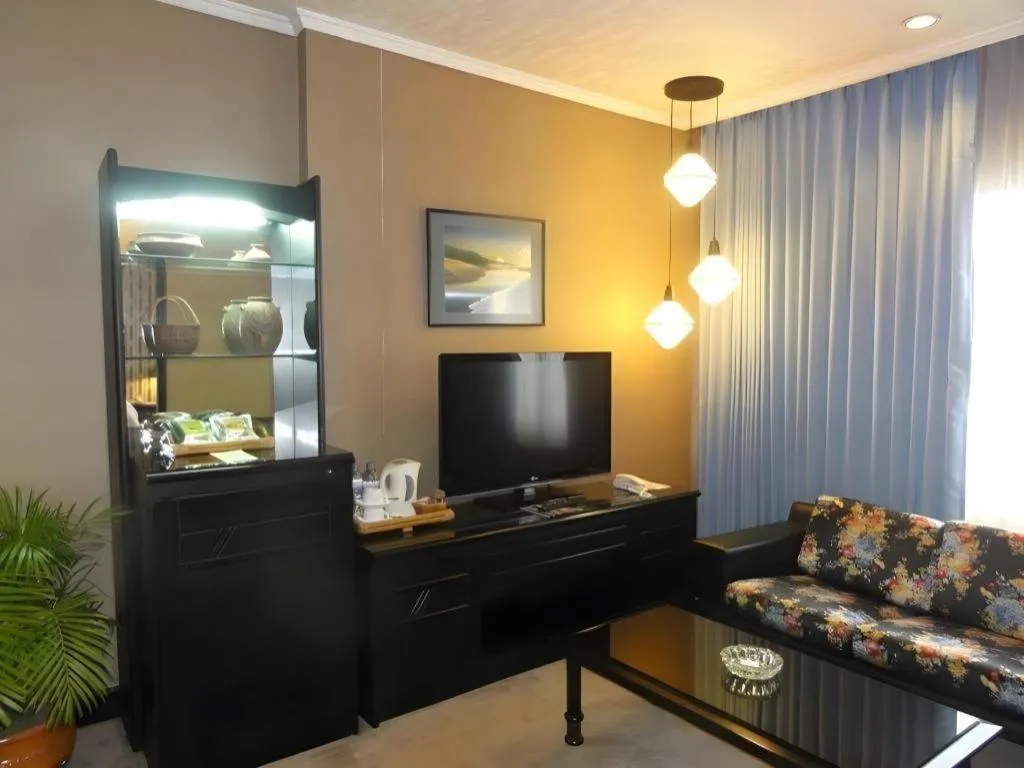 Regent's Park Hotel at Kayutangan Malang