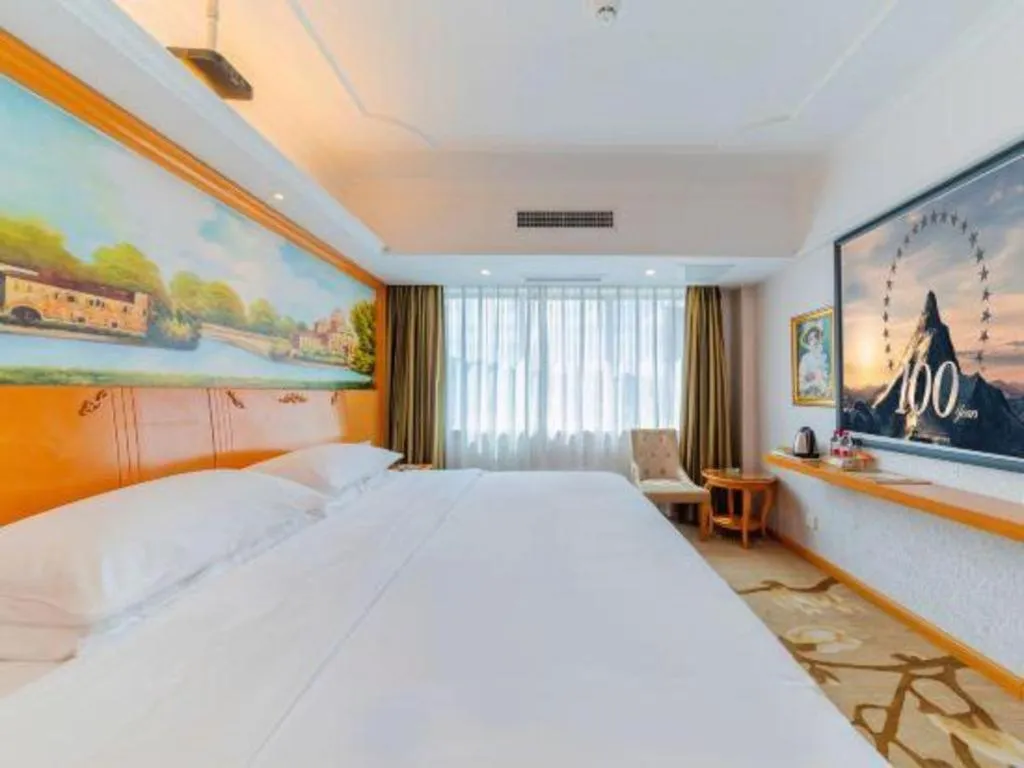 Bed in Out Sky Hotel