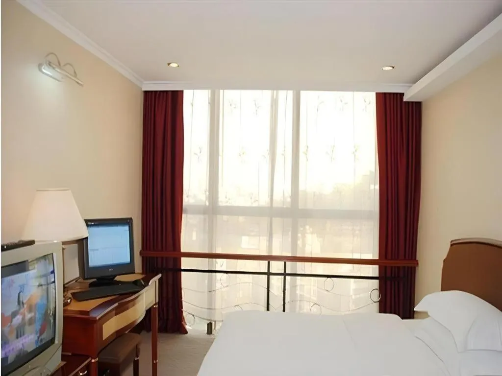 Bed in Out Sky Hotel