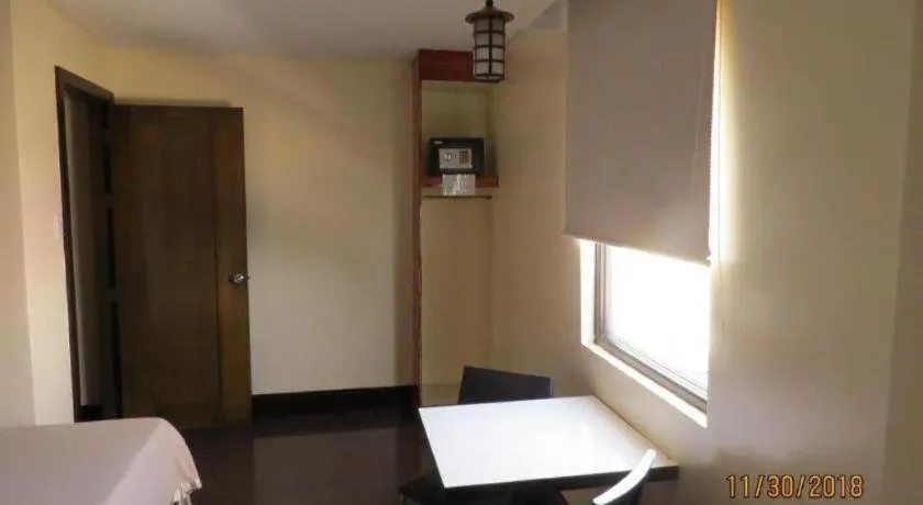 Bed in Vista Hotel Recto