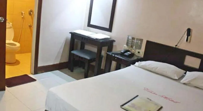 Bed in Vista Hotel Recto