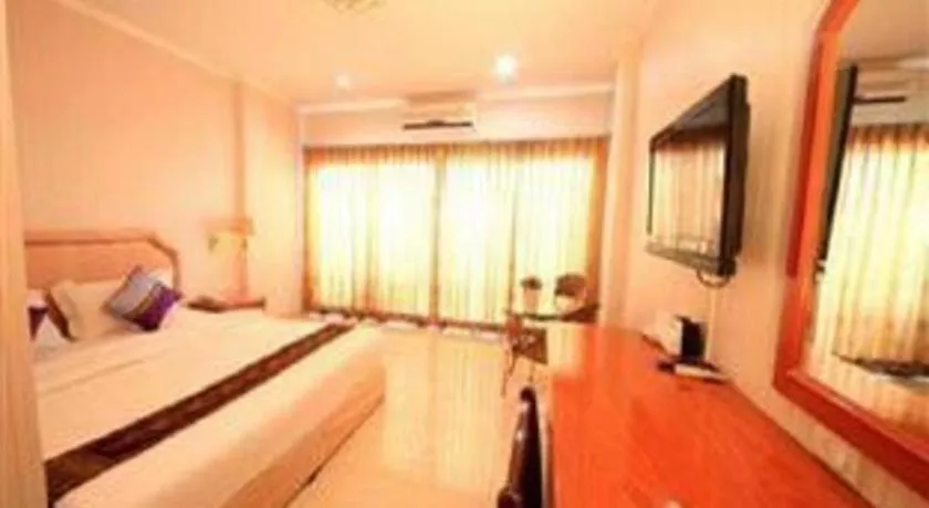 Bed in Phitsanulok Orchid Hotel