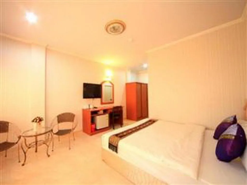 Bed in Phitsanulok Orchid Hotel