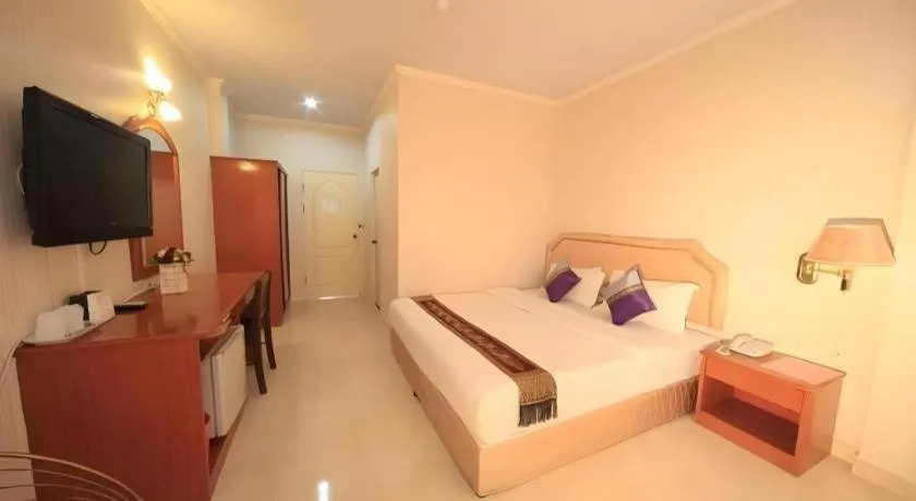 Bed in Phitsanulok Orchid Hotel
