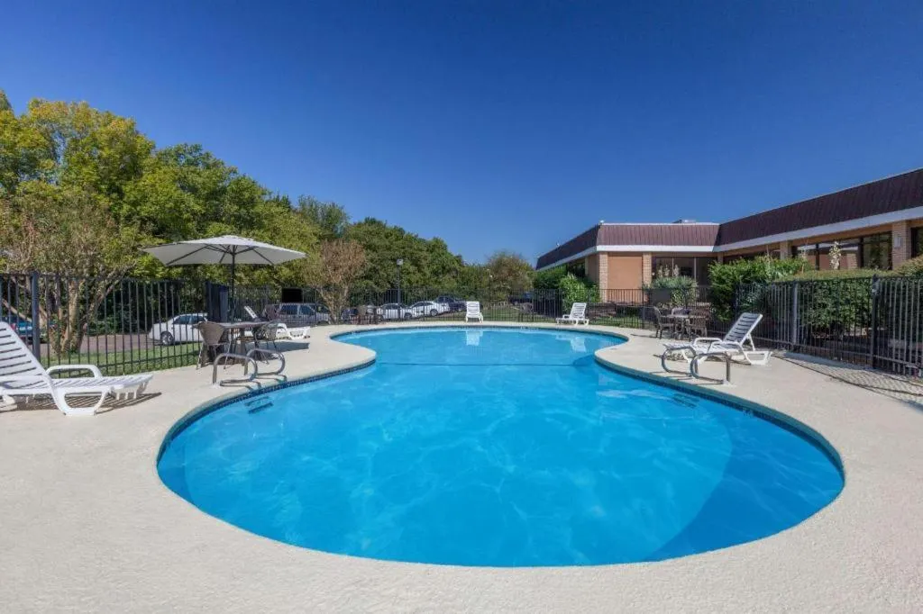 Days Inn by Wyndham Mt. Pleasant