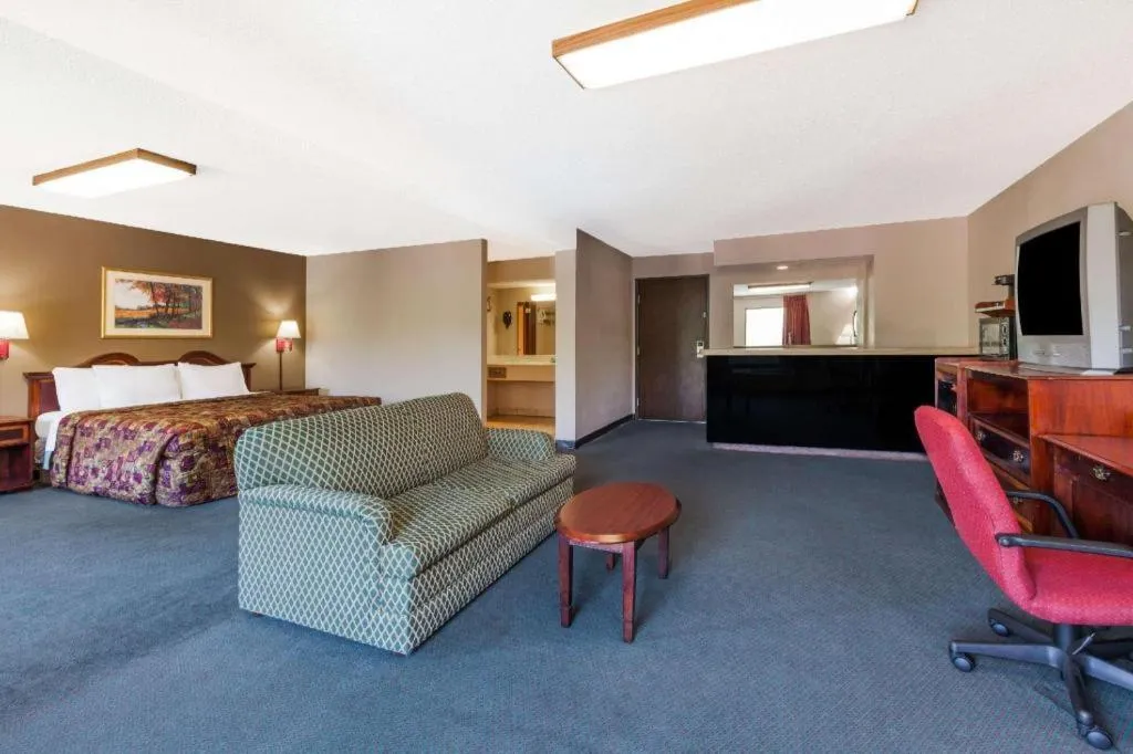 Bed in Days Inn by Wyndham Mt. Pleasant