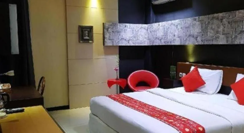 Bed in Queen City Hotel