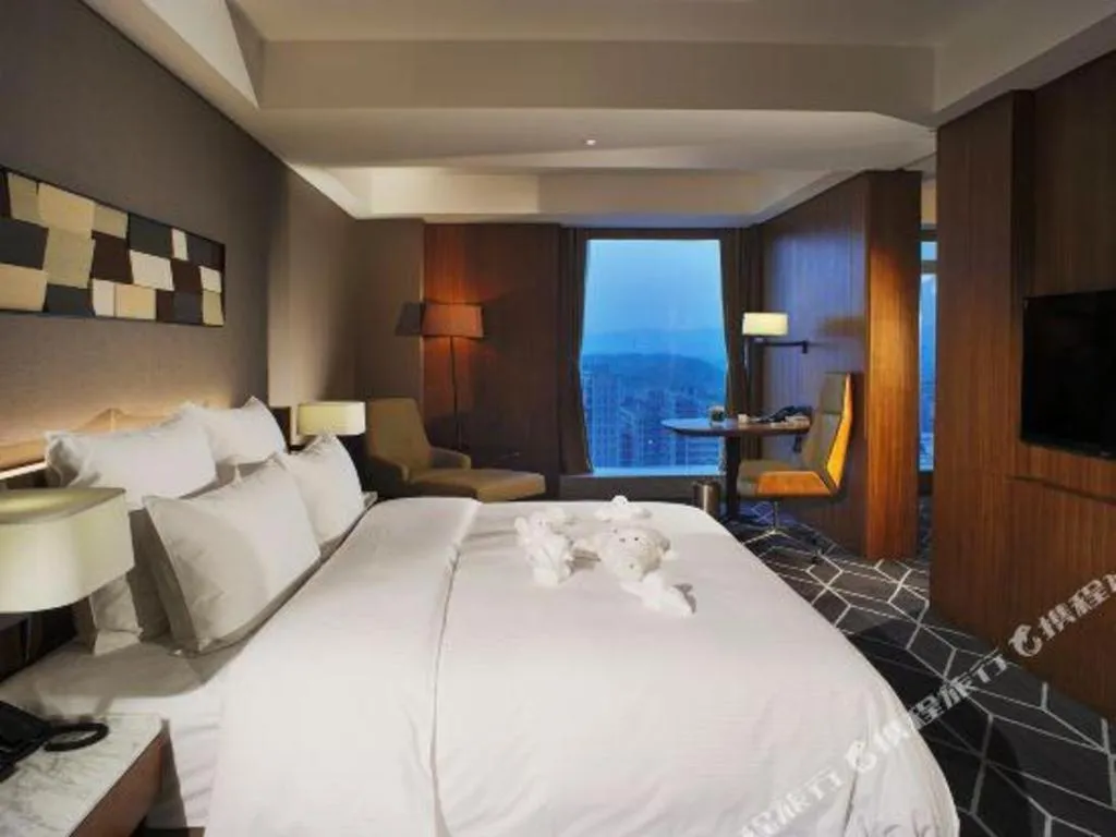 Bed in Chongqing The Lotus Hotel