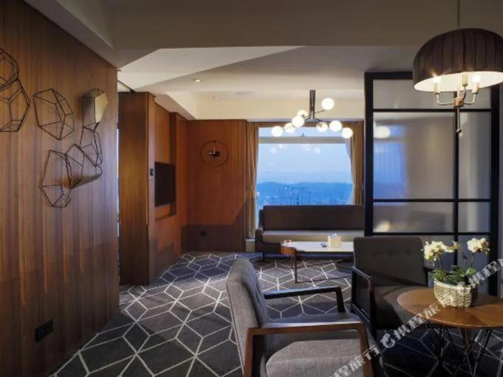 Chongqing The Lotus Hotel