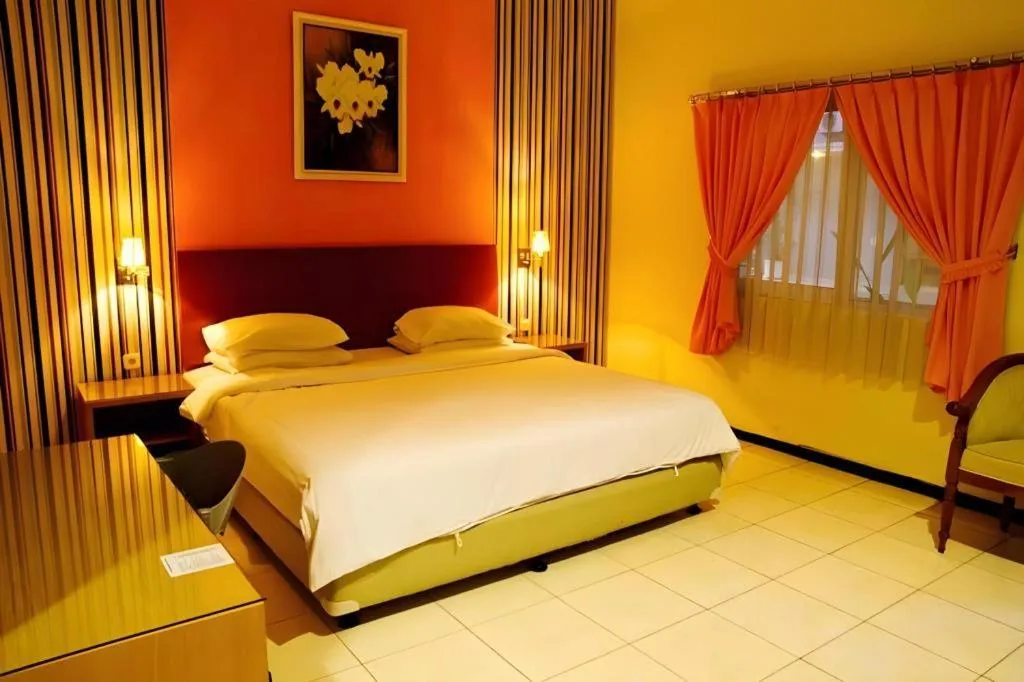 Bed in Hotel Kings Kudus