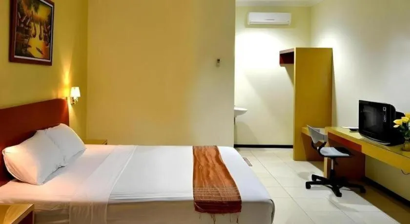 Bed in Hotel Kings Kudus