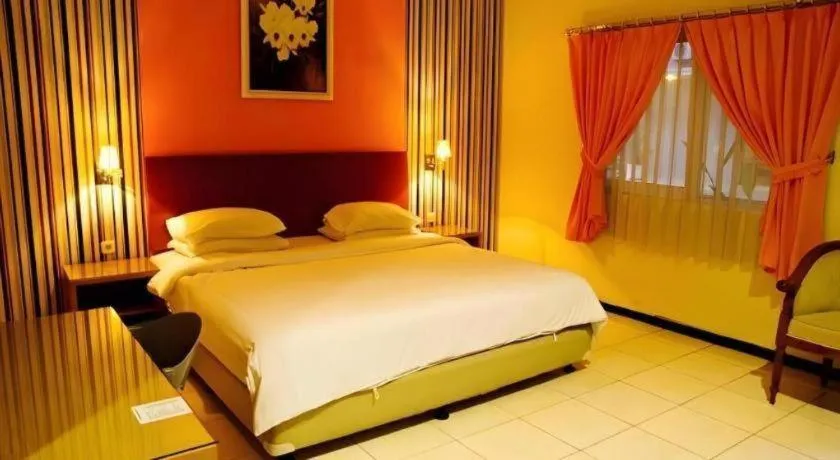 Bed in Hotel Kings Kudus