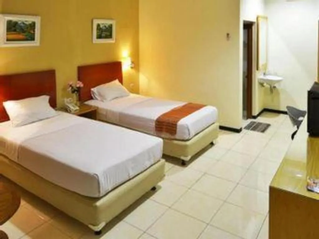 Bed in Hotel Kings Kudus