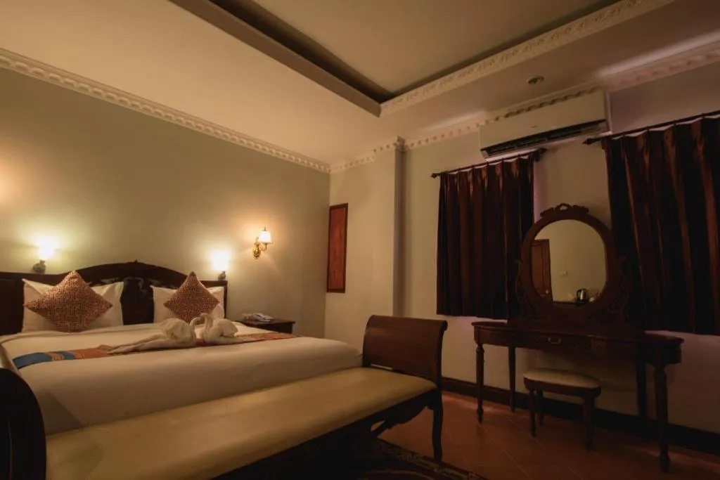 Bed in The View Pavilion Hotel