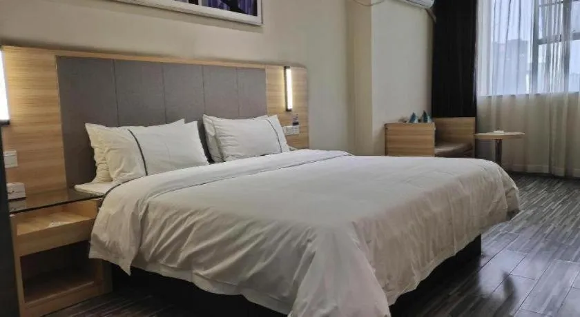 Bed in City Comfort Inn Hechi Du'an Wenti Square