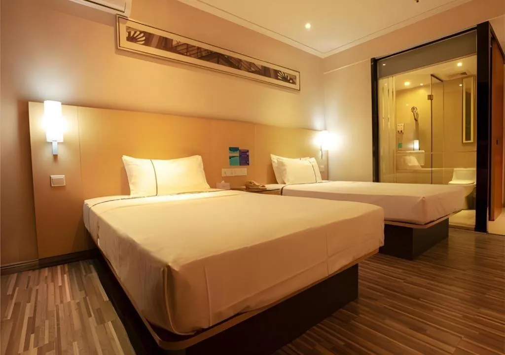 Bed in City Comfort Inn Hechi Du'an Wenti Square