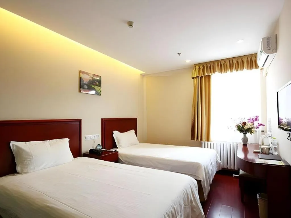 Bed in GreenTree Inn Beijing Chaoyang District Shilihe Subway Station Express Hotel