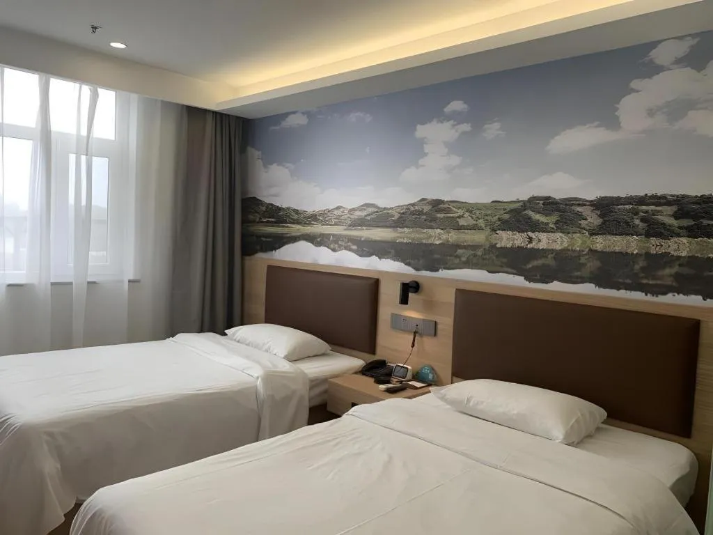 Bed in GreenTree Inn Beijing Chaoyang District Shilihe Subway Station Express Hotel