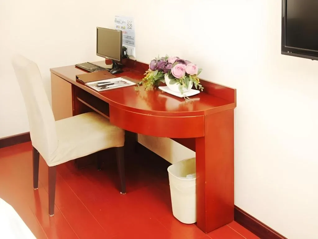 GreenTree Inn Beijing Chaoyang District Shilihe Subway Station Express Hotel