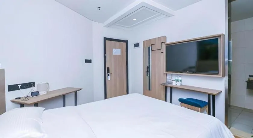 Bed in GreenTree Inn Beijing Chaoyang District Shilihe Subway Station Express Hotel