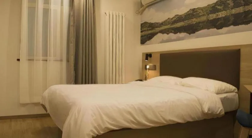 Bed in GreenTree Inn Beijing Chaoyang District Shilihe Subway Station Express Hotel