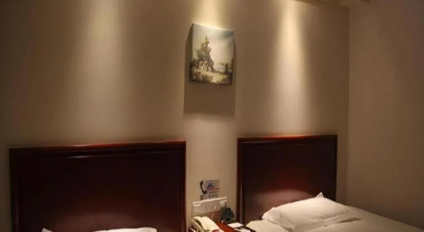 Bed in GreenTree Inn Beijing Chaoyang District Shilihe Subway Station Express Hotel