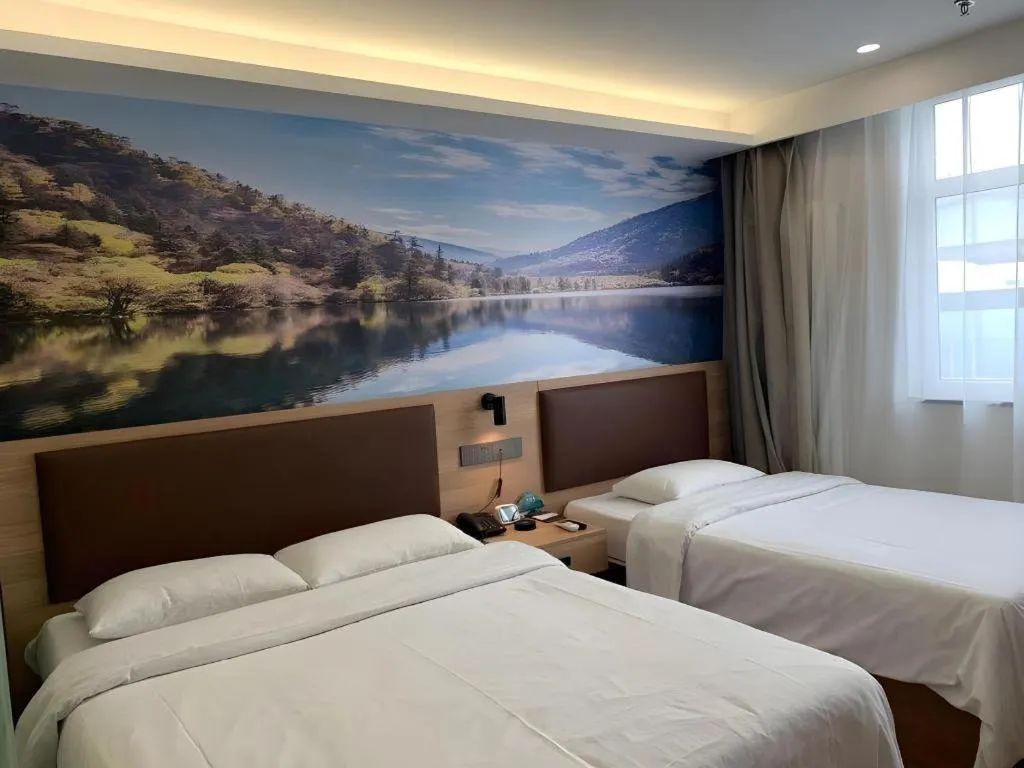 Bed in GreenTree Inn Beijing Chaoyang District Shilihe Subway Station Express Hotel