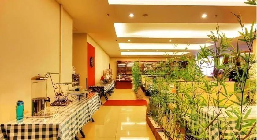 GreenTree Inn Beijing Chaoyang District Shilihe Subway Station Express Hotel