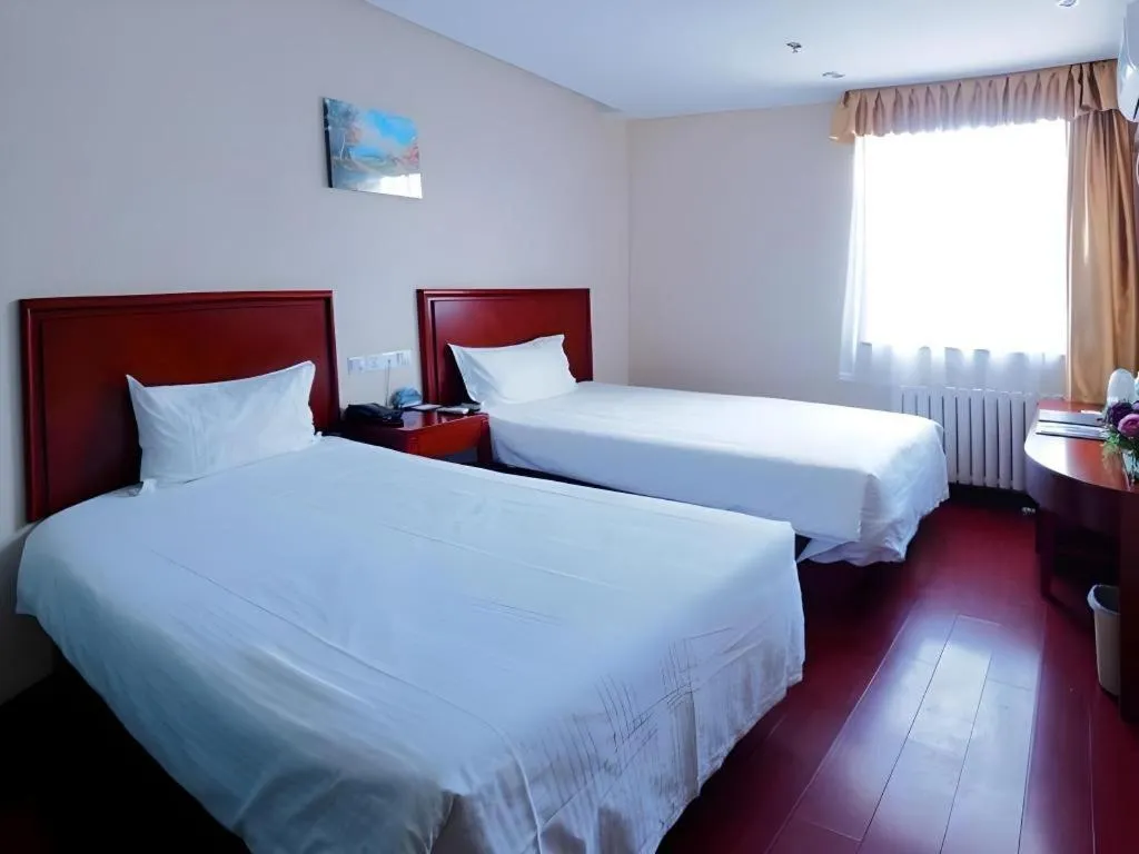 Bed in GreenTree Inn Beijing Chaoyang District Shilihe Subway Station Express Hotel