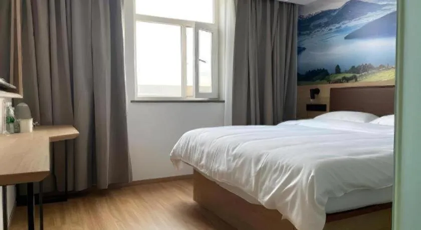 Bed in GreenTree Inn Beijing Chaoyang District Shilihe Subway Station Express Hotel