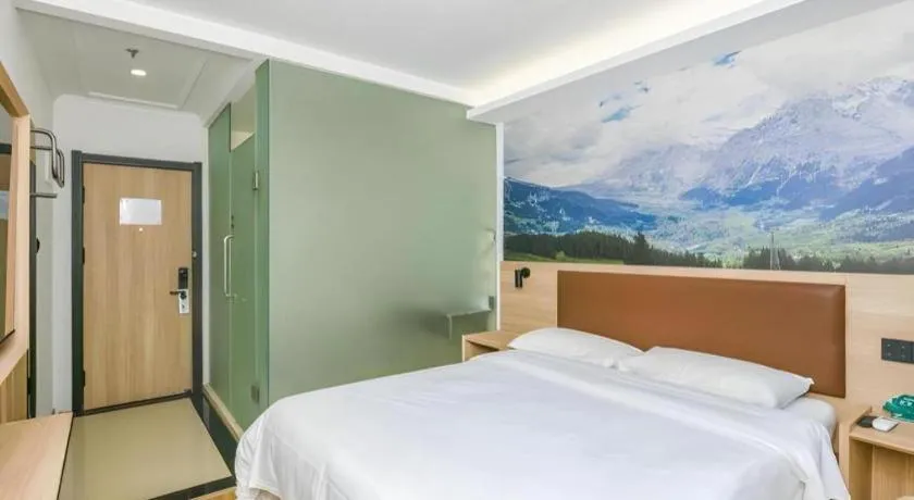 Bed in GreenTree Inn Beijing Chaoyang District Shilihe Subway Station Express Hotel