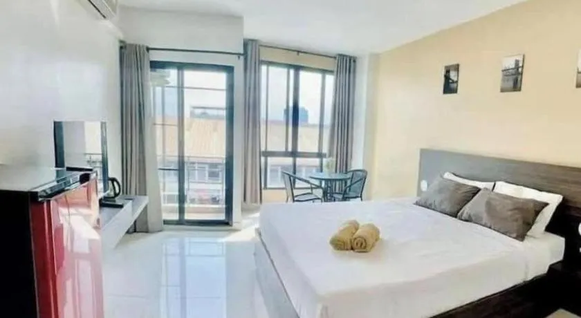 Bed in THE ALL 24 Luxury Residence