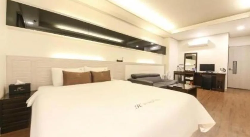 Bed in H Hotel