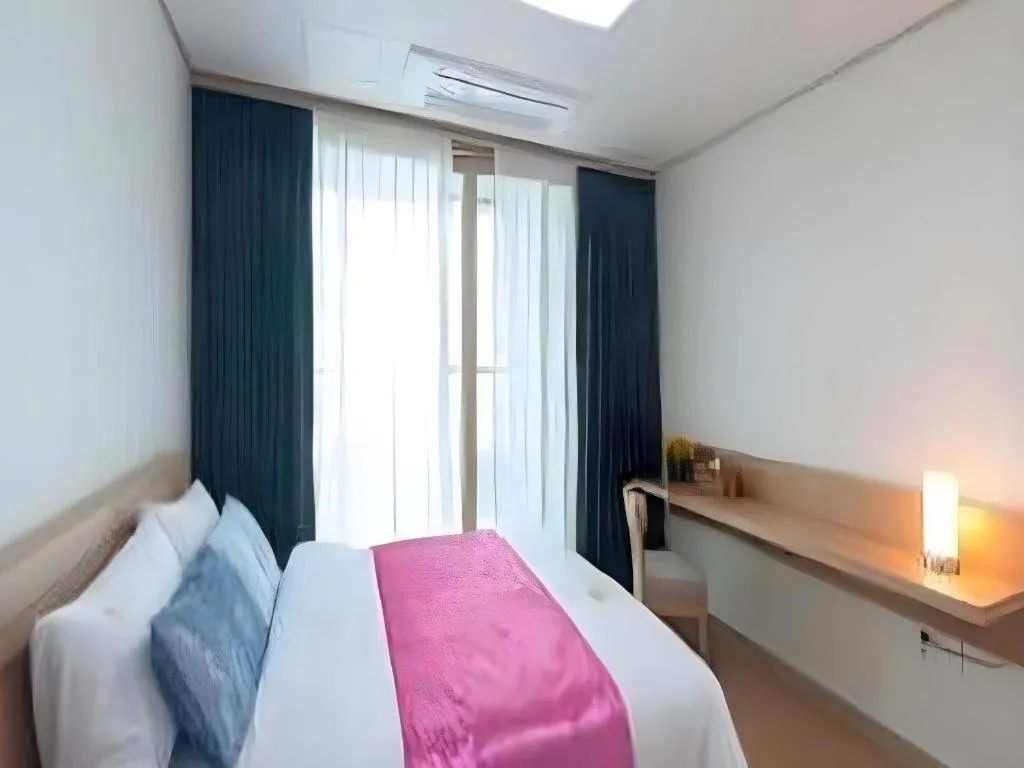 Bed in Swansea Resort