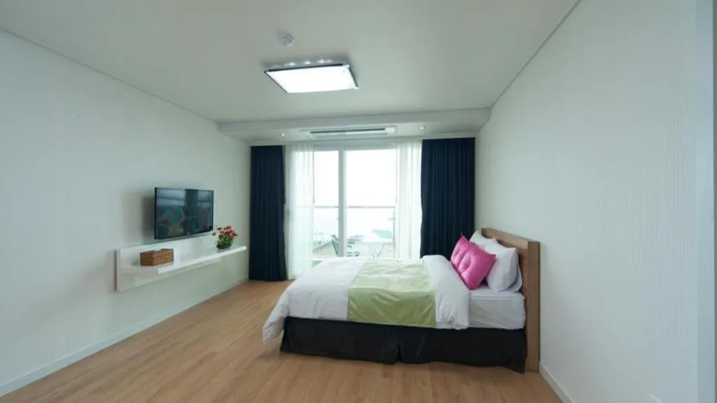 Bed in Swansea Resort