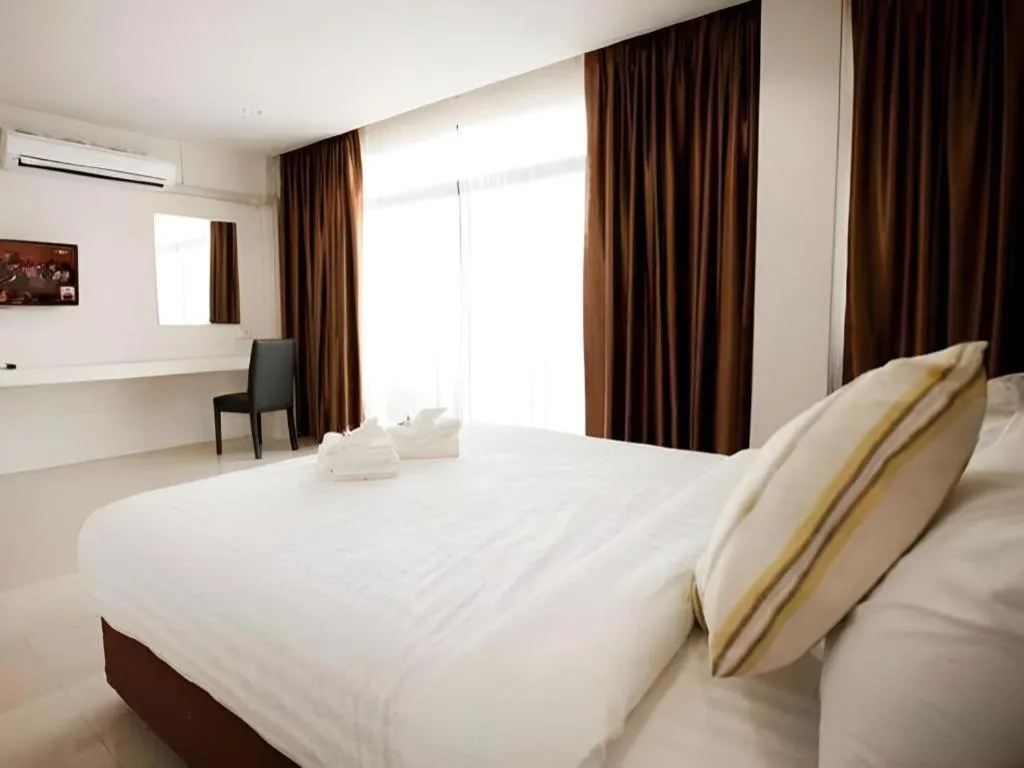 Bed in The Viewpoint Hotel