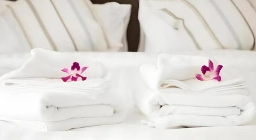 Bed in The Viewpoint Hotel