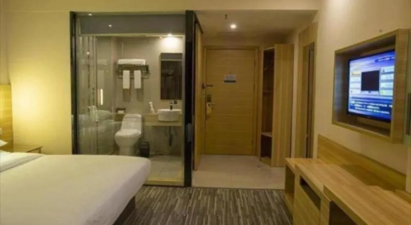 Bed in City Comfort Inn Huanggang Baota Avenue