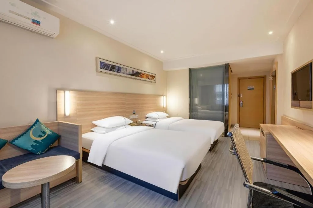 Bed in City Comfort Inn Huanggang Baota Avenue