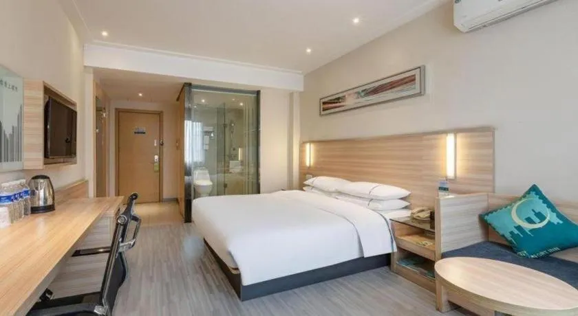 Bed in City Comfort Inn Huanggang Baota Avenue