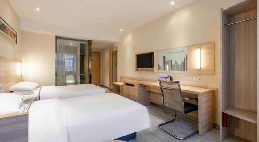 Bed in City Comfort Inn Huanggang Baota Avenue