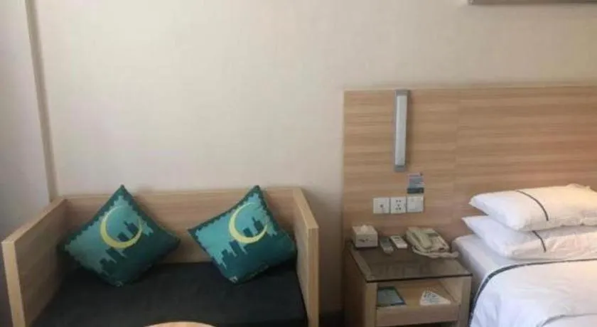 Bed in City Comfort Inn Huanggang Baota Avenue