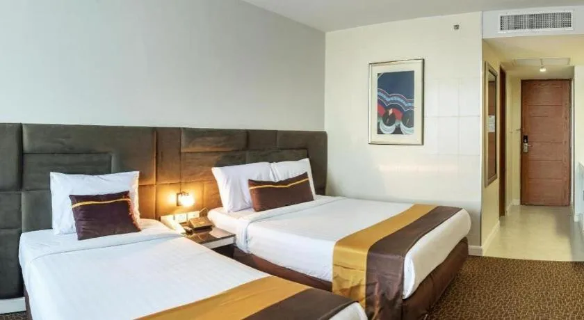 Bed in Thamrongin Hotel