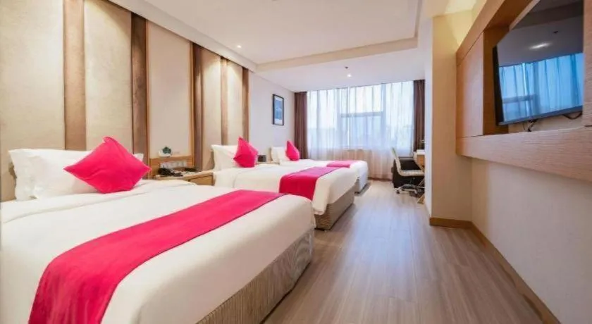 Bed in Xian Leica Hotel