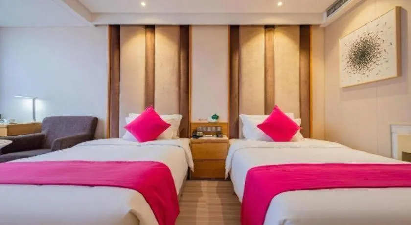 Bed in Xian Leica Hotel