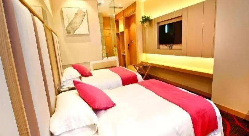 Bed in Xian Leica Hotel