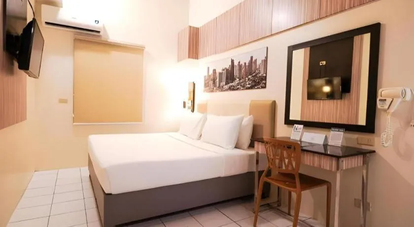 Bed in Majestic Hotel Manila - Formerly Octagon Mansion Hotel Manila