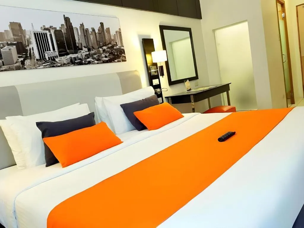 Bed in Majestic Hotel Manila - Formerly Octagon Mansion Hotel Manila