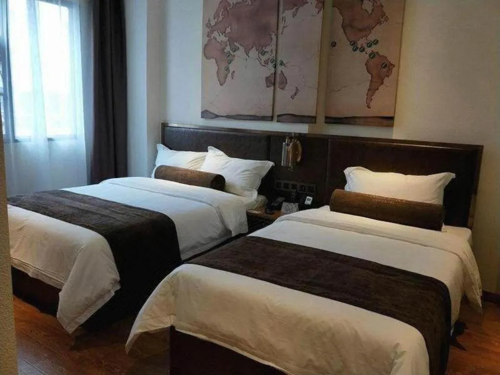 Bed in James Joyce Coffetel Xi'an Lingtong The Terracotta Army Huaqingchi University Town Metro Station