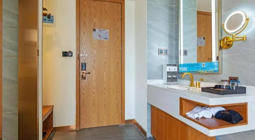 James Joyce Coffetel Xi'an Lingtong The Terracotta Army Huaqingchi University Town Metro Station